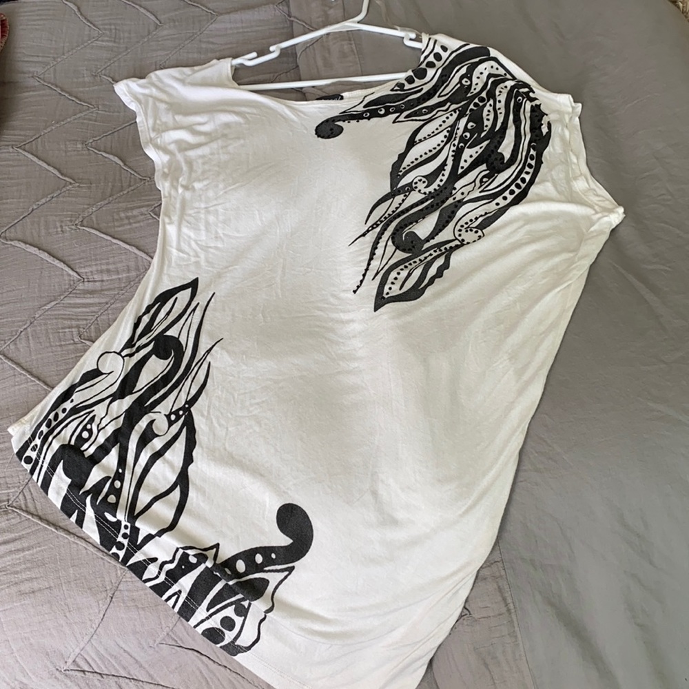 Asymmetrical tee